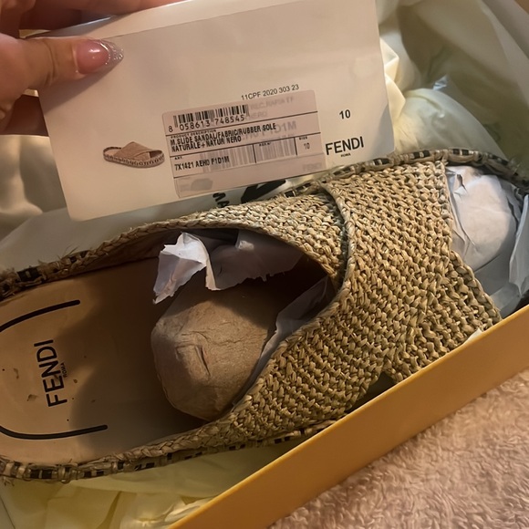 FENDI Rattan Slides - Picture 4 of 5